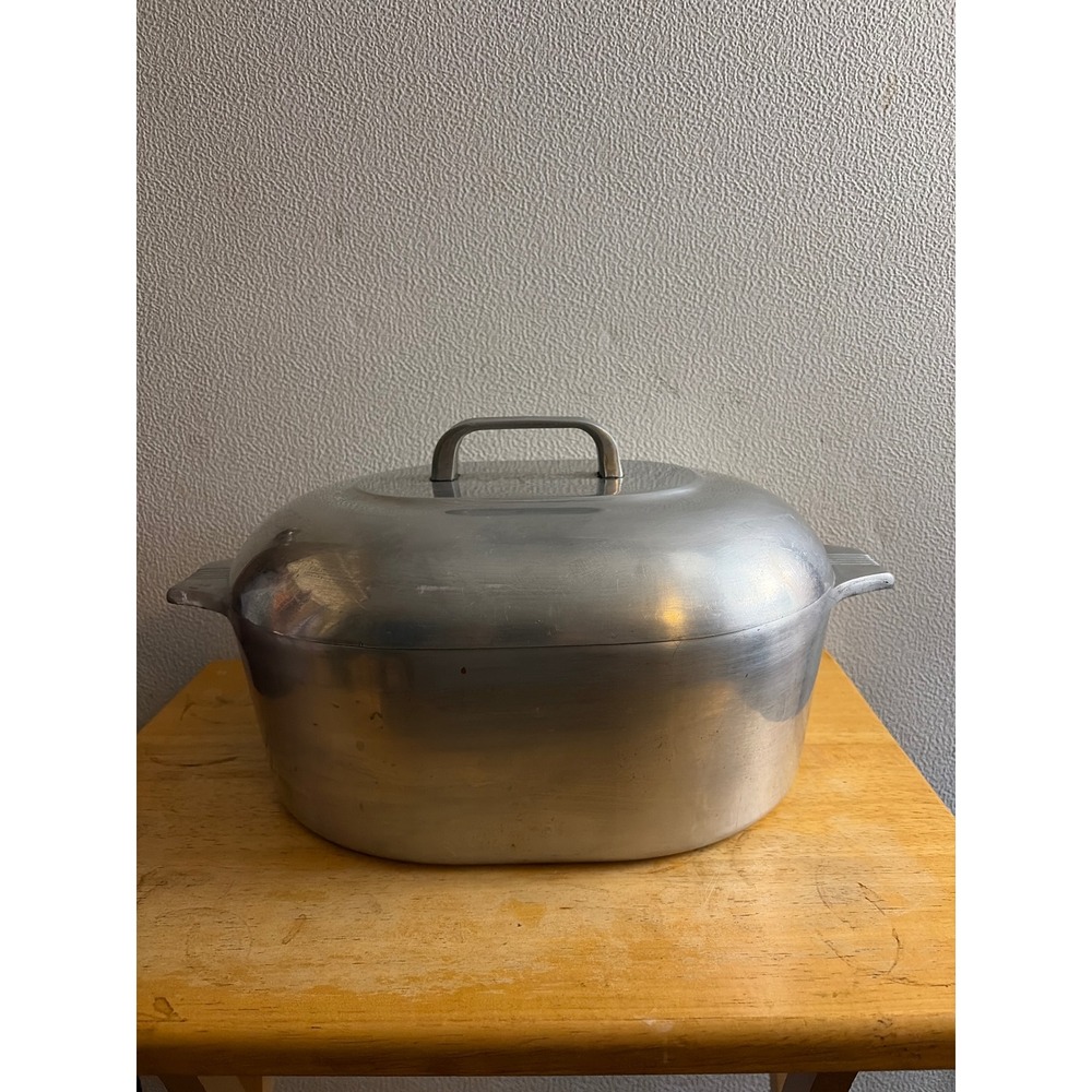 Wagner Ware Sidney O Magnalite 4265-P Oval Roaster Dutch Oven with Lid & Trivet